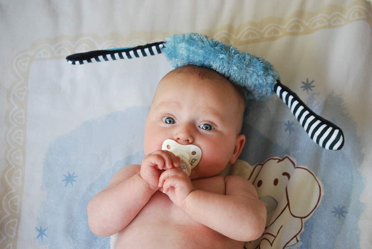 Using Pacifiers Past 6 Months Leads To Baby Problems Myth or Fact?